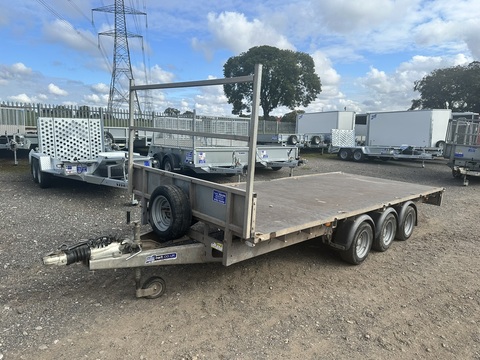 38 Used Trailers LM166