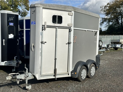 11 Used Trailers 2009 HB403