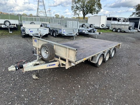 14 Used Trailers LM146